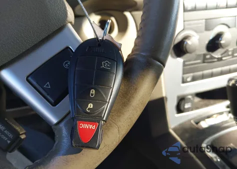 2010 Jeep Commander Sport z USA, uszkodzony, nr VIN 1J4RG4GK3AC108768